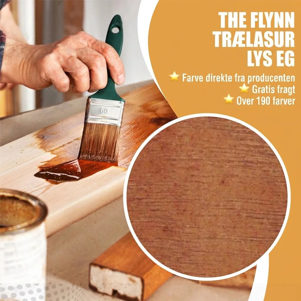 Hånd påfører THE FLYNN trælasur i lys eg. Direkte fra producenten, gratis fragt, over 190 farvenuancer.