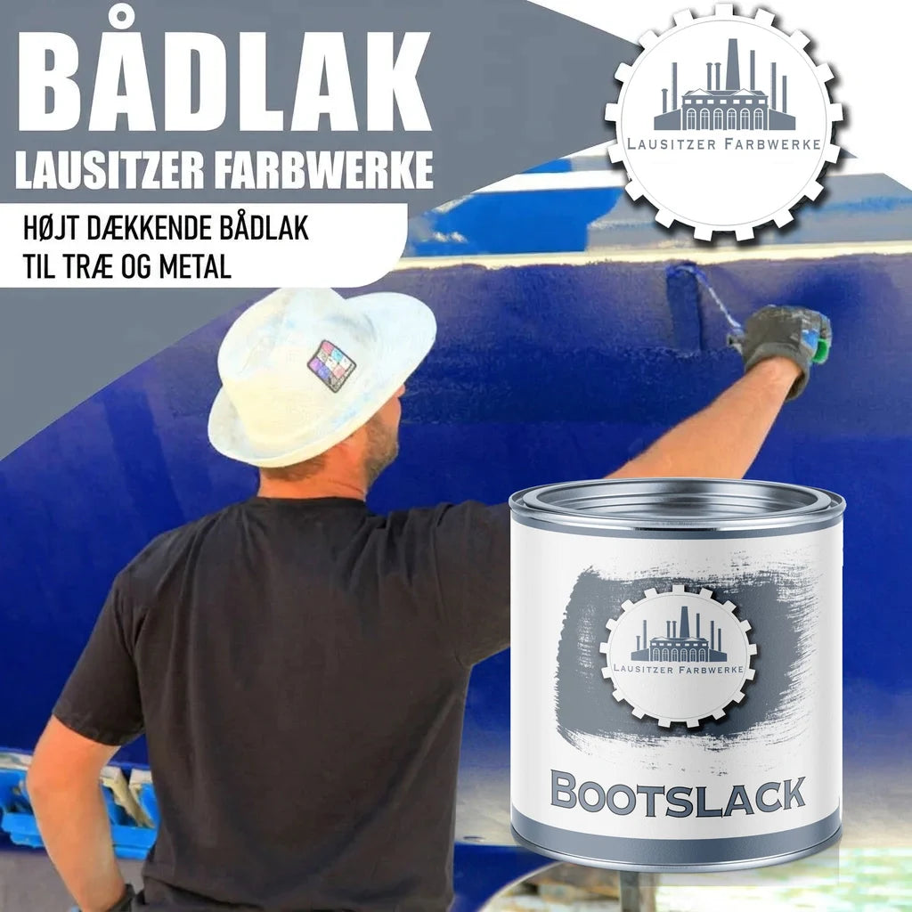 Mand maler båd med "BOOTSLACK" fra Lausitzer Farbwerke. Bådlak til træ og metal.